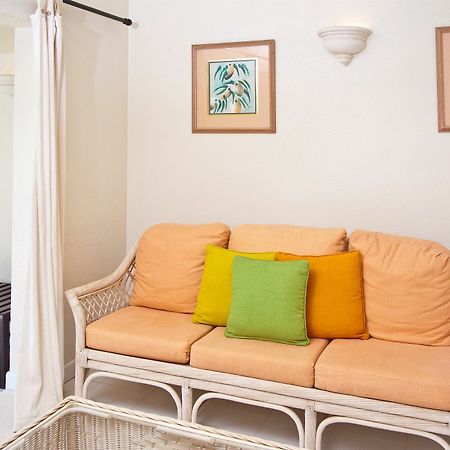 Regent Apartments Holetown Bagian luar foto